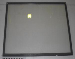 Стекло к бонете Vt 150 нижнее нов.736х842мм пластик Ral7037 1755004